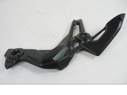 Baksidan på Ramskydd från en Kawasaki Z 900 -2021 motorcykel.