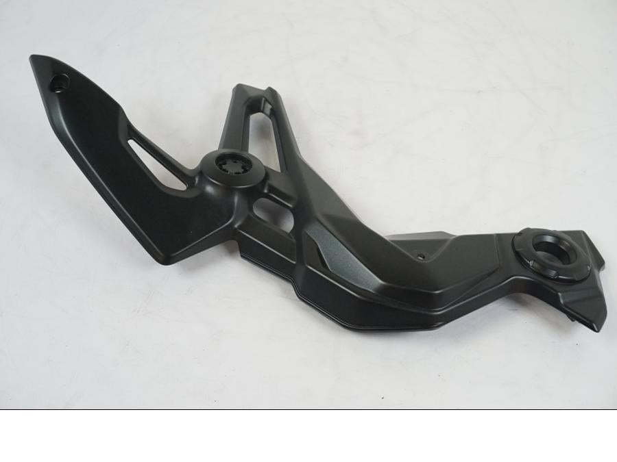 Höger sida på Ramskydd från en Kawasaki Z 900 -2021 motorcykel.