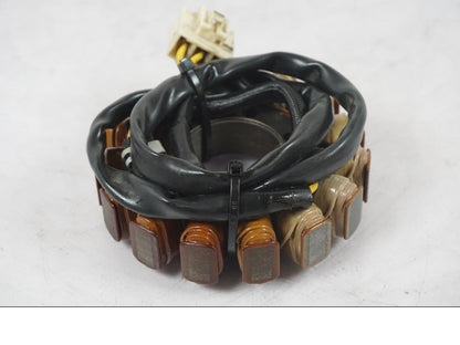 Höger sida på Generator från en Kawasaki ZZ-R 1400 -2009 motorcykel.