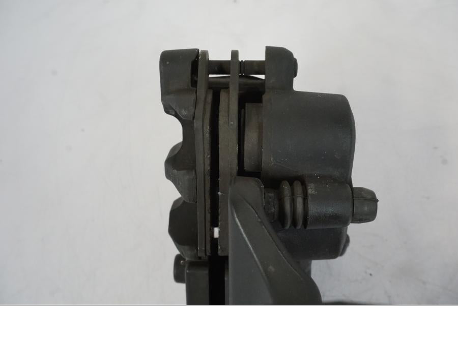 Höger sida på Bromsok från en BMW S 1000 XR -2019 motorcykel.