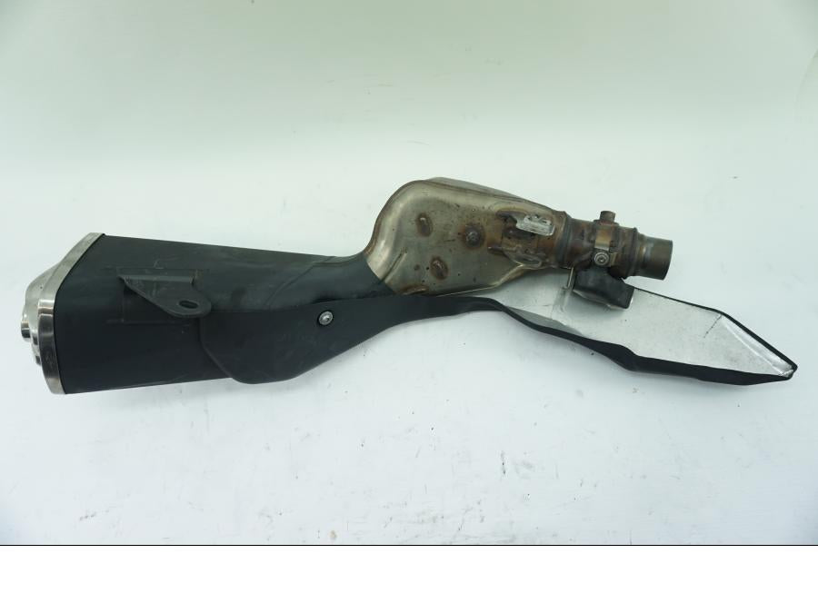 Baksidan på Ljuddämpare från en Kawasaki Z 800 -2013 motorcykel.