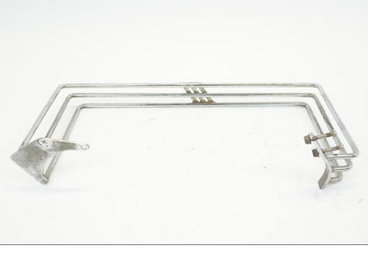 Snett nerifrån på Väskhållare från en Triumph Rocket III -2007 motorcykel.