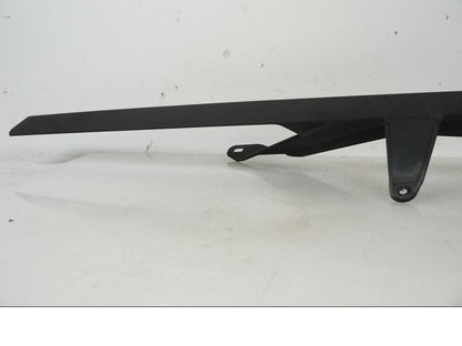 Snett nerifrån på Kedjeskydd från en BMW F 750 GS -2019 motorcykel.