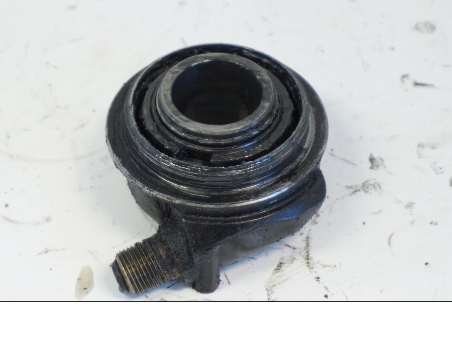 Vänster sida på Hastighetsdrivning från en Yamaha YZF 1000 R -1997 motorcykel.