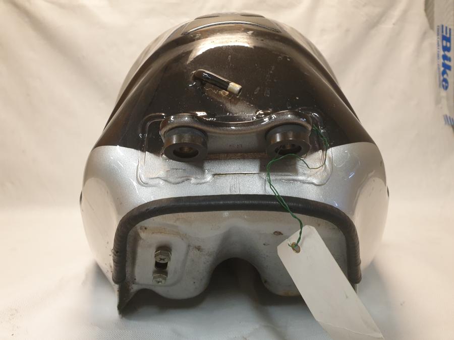 Vänster sida på Bensintank från en Kawasaki ZX-6R -2002 motorcykel.