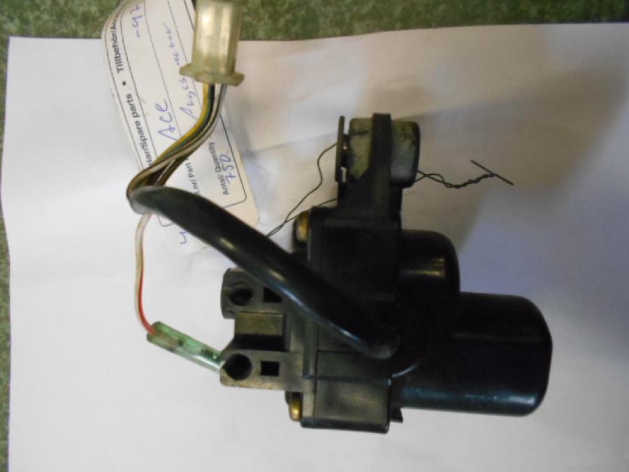 Framsidan på Avgasspjällmotor från en Yamaha YZF 1000 R -1997 motorcykel.