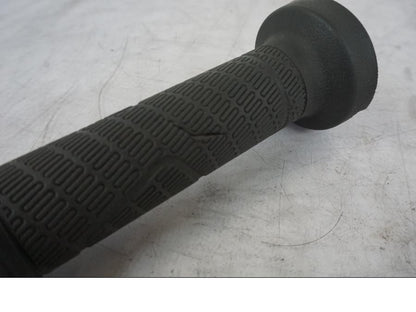 Vänster sida på Värmehandtag från en KTM 1290 Super Duke R -2021 motorcykel.