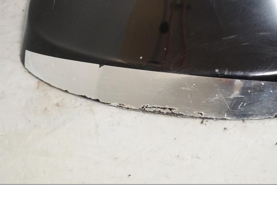 Snett nerifrån på Bakskärm från en Suzuki VL 800 -2001 motorcykel.