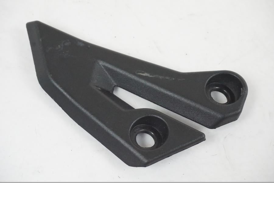 Framsidan på Hälskydd från en KTM 390 Adventure -2021 motorcykel.