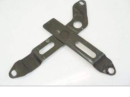 Snett uppifrån på Batterihållare från en Honda CB 750 -2002 motorcykel.