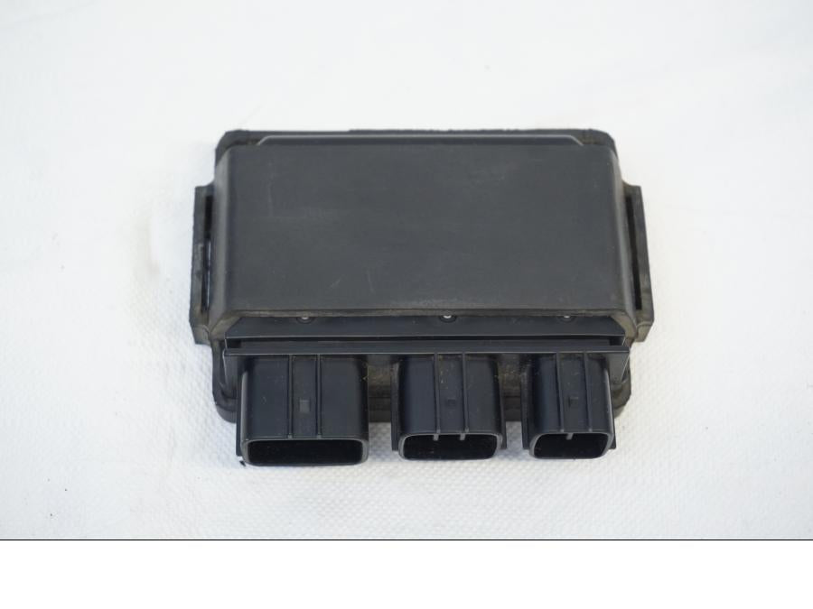 Framsidan på Reläbox från en Kawasaki VN 900 -2006 motorcykel.