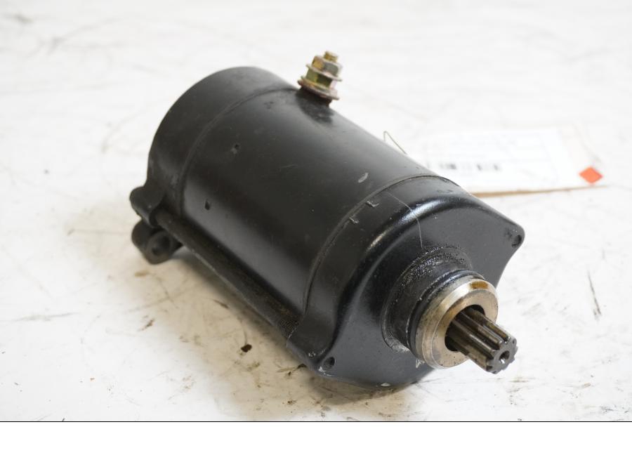 Framsidan på Startmotor från en Kawasaki ZZR 1100 -1992 motorcykel.