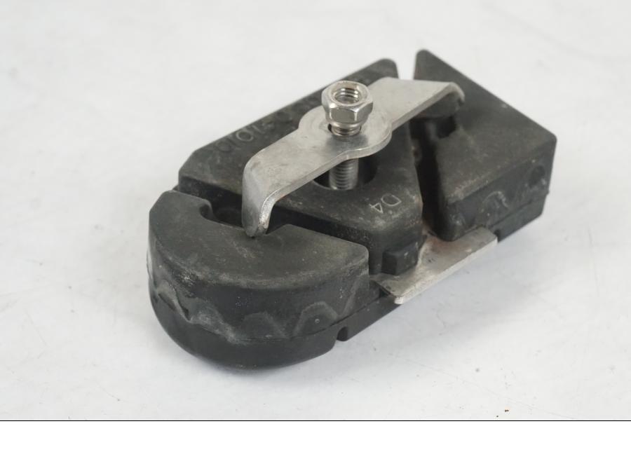 Baksidan på Fotpinnegummi från en Husqvarna 701 SUPERMOTO ABS -2016 motorcykel.