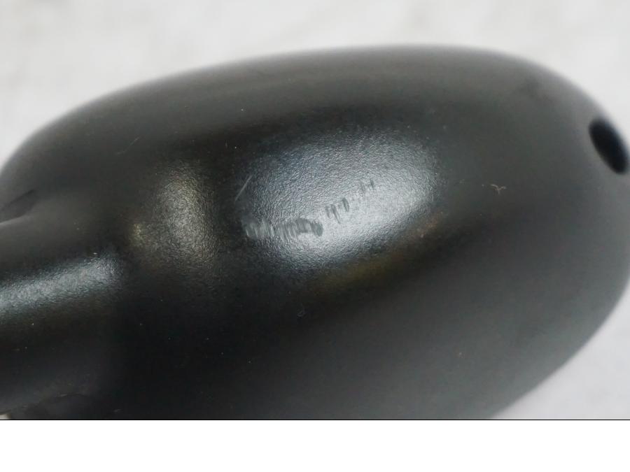 Snett nerifrån på Blinkers från en Triumph Tiger -2009 motorcykel.