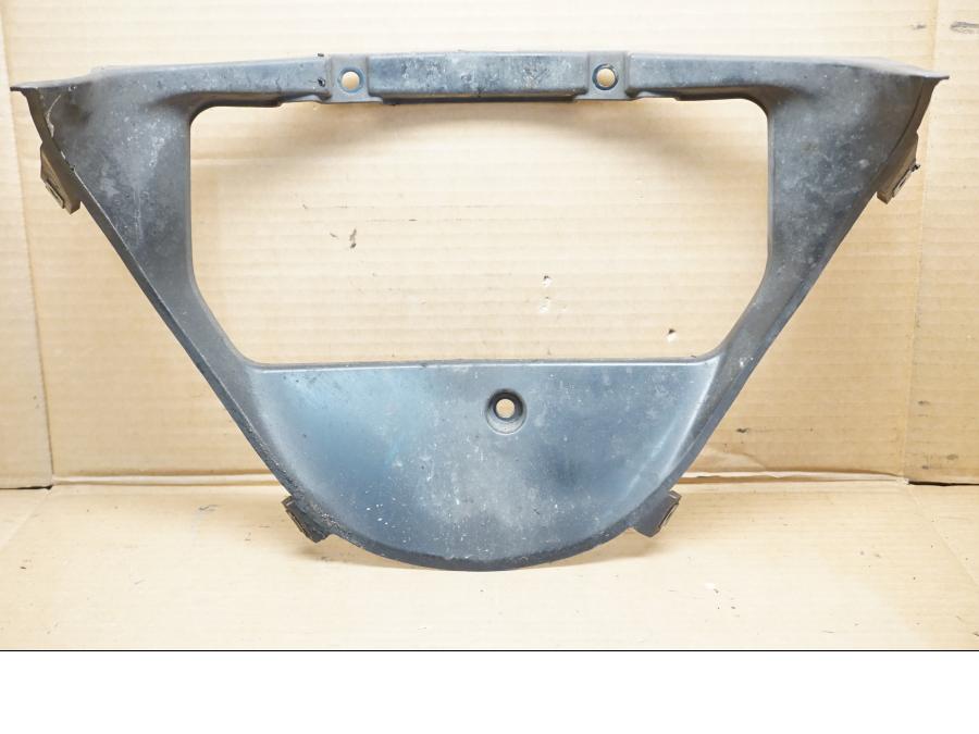 Framsidan på Trekanten från en Suzuki GSX 1300 R -2001 motorcykel.