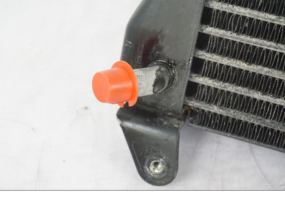 Höger sida på Oljekyl från en BMW R 1200 GSA -2012 motorcykel.