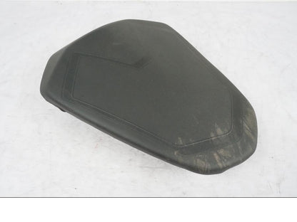 Framsidan på Sadel från en KTM 390 Duke -2018 motorcykel.