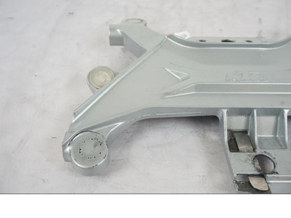 Baksidan på Sadelfäste från en KTM 1290 Super Duke -2019 motorcykel.