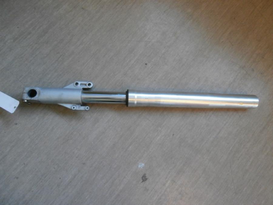 Framsidan på Gaffelben från en Ducati Monster 600 -1998 motorcykel.