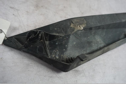 Snett uppifrån på Sidopanel från en Triumph Tiger Explorer -2016 motorcykel.