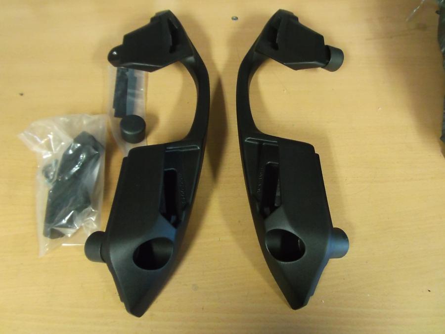 Framsidan på Väskhållare från en Kawasaki ZX-10R -2014 motorcykel.