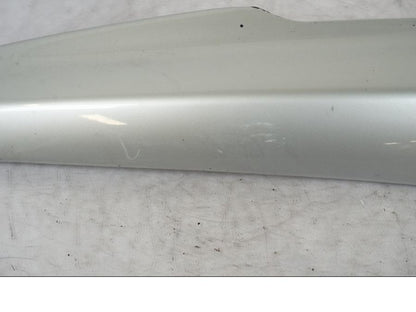 Baksidan på Sidopanel från en BMW R 850 R -2004 motorcykel.