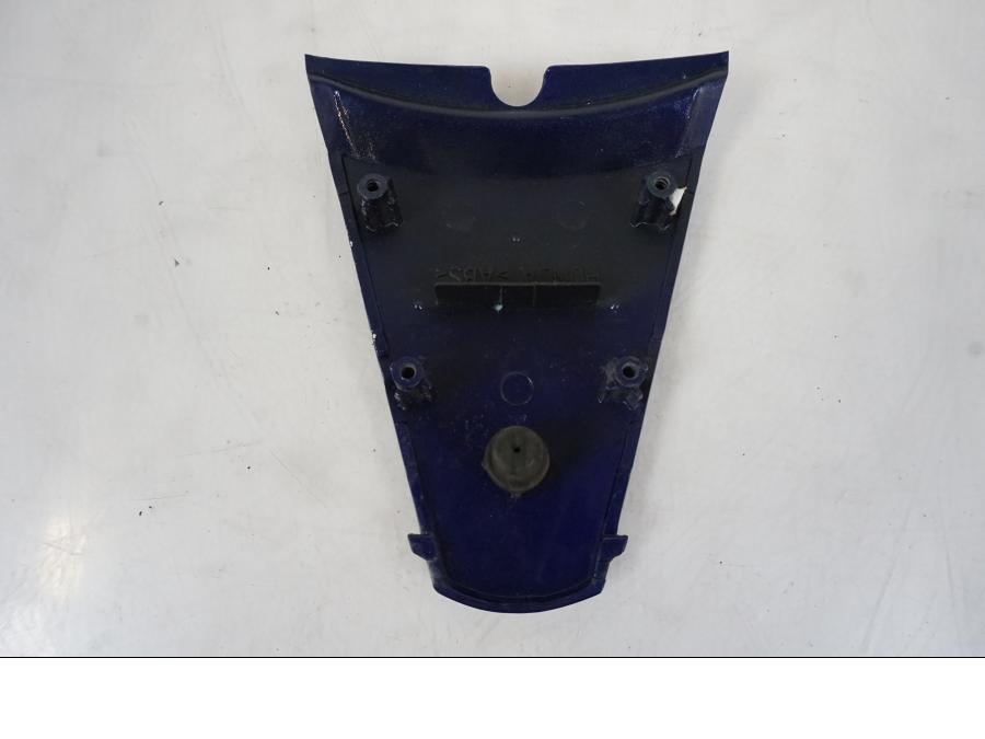 Vänster sida på Bakvinge från en Honda CBR 125 R -2006 motorcykel.