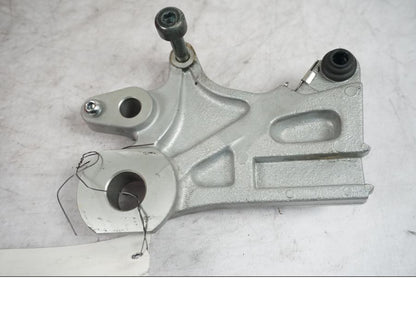 Vänster sida på Bromsoksfäste från en Yamaha MT-07 -2020 motorcykel.