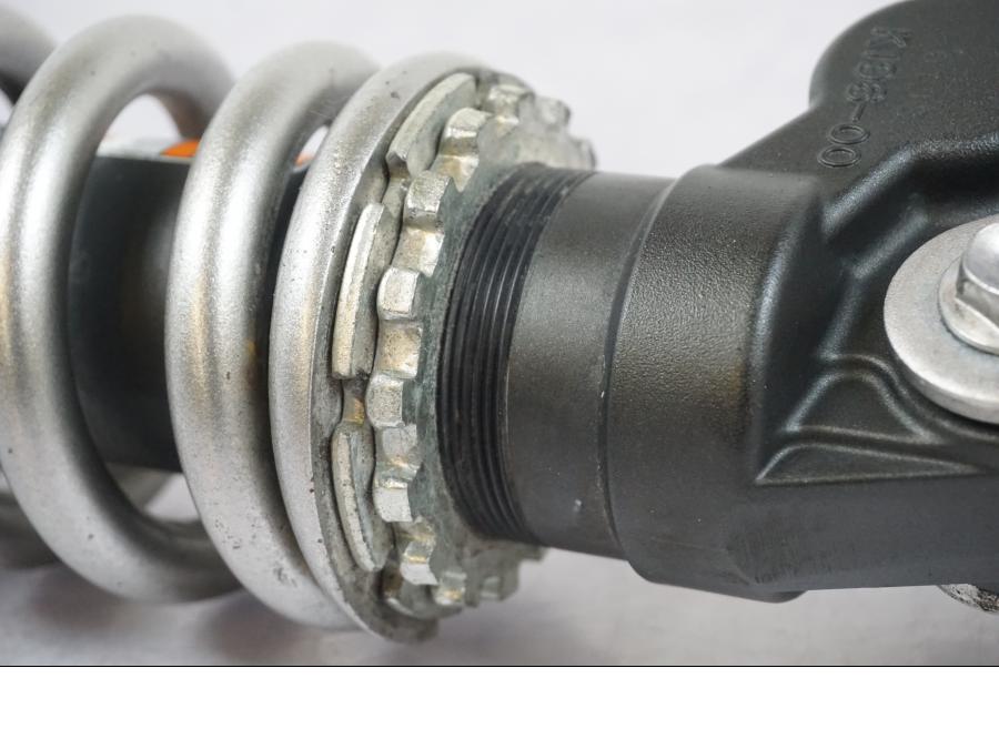 Extrabild2 på Stötdämpare från en Kawasaki ZX-6R -2011 motorcykel.