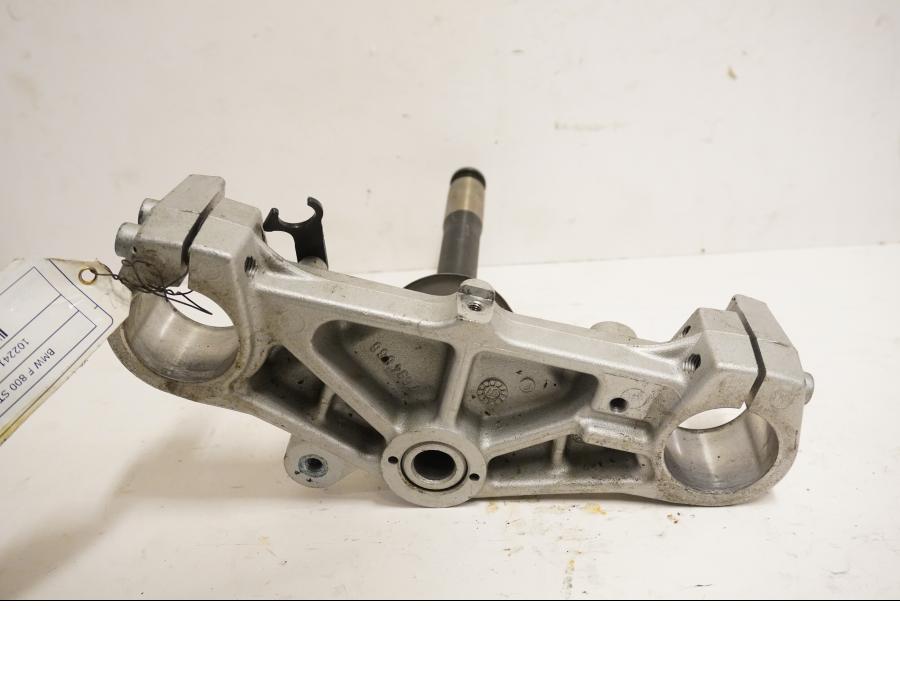 Baksidan på Gaffelkrona från en BMW F 800 ST -2008 motorcykel.