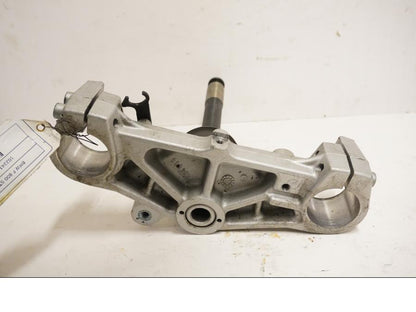 Baksidan på Gaffelkrona från en BMW F 800 ST -2008 motorcykel.