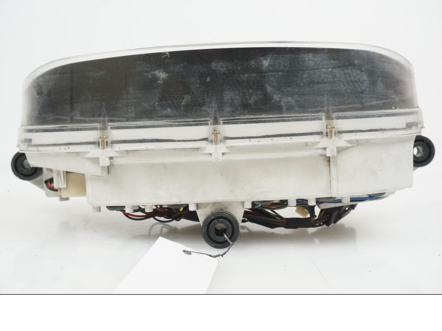 Snett nerifrån på Instrumenthus från en Yamaha XJ 900 -1997 motorcykel.