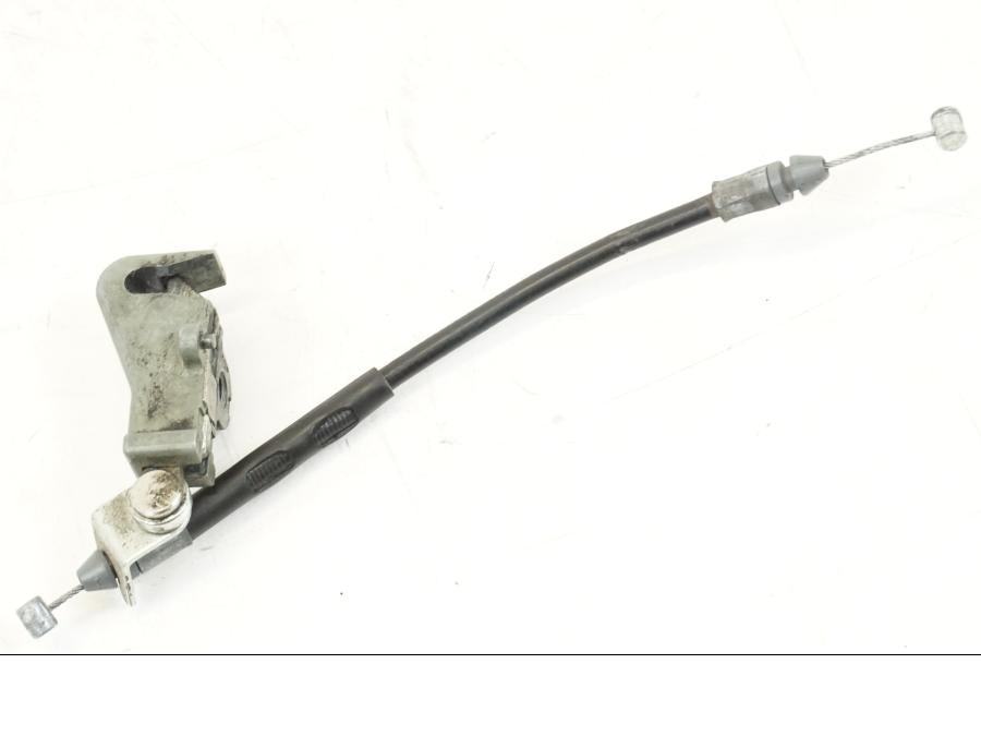 Snett uppifrån på Sadellåsmekanism från en Honda CB 600 F -2008 motorcykel.