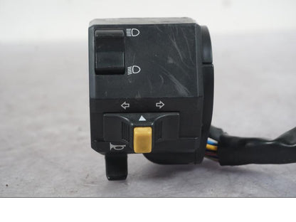 Baksidan på Styrelreglage från en Buell 1125 R -2008 motorcykel.