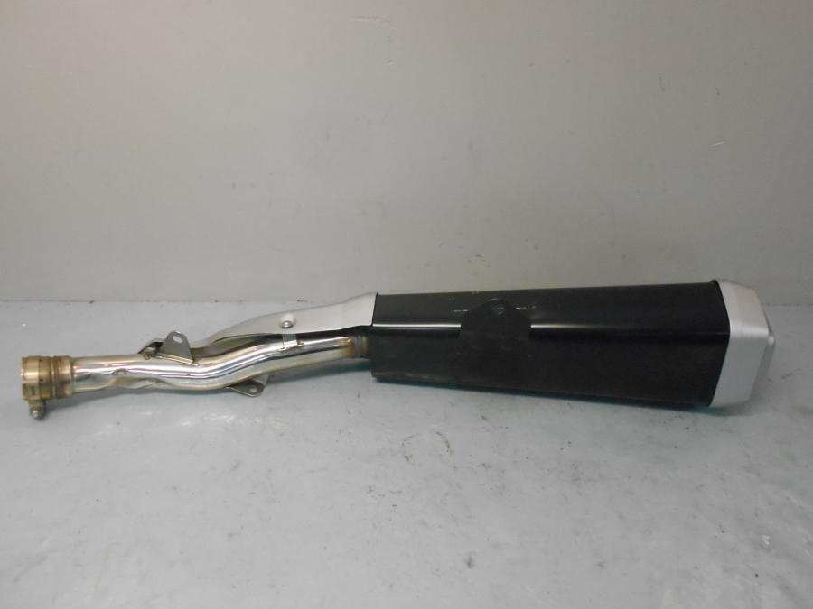 Vänster sida på Ljuddämpare från en Kawasaki ZZ-R 1400 -2015 motorcykel.