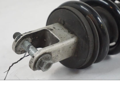 Baksidan på Stötdämpare från en BMW F 650 CS -2002 motorcykel.