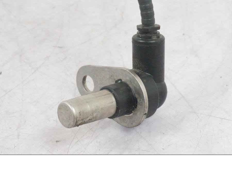 Höger sida på ABS givare från en Yamaha MT-09 -2016 motorcykel.