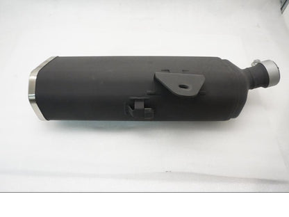 Baksidan på Ljuddämpare från en Kawasaki Z 400 -2020 motorcykel.