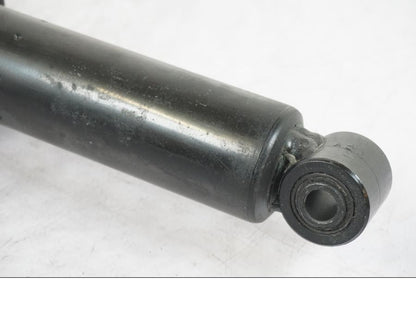 Baksidan på Stötdämpare från en BMW R 1100 S -2001 motorcykel.