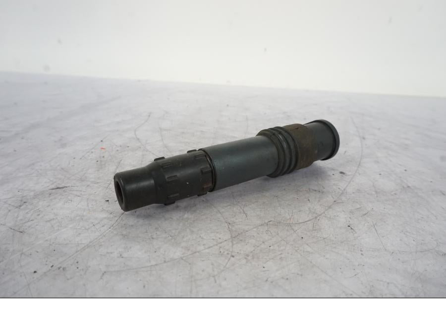 Baksidan på Tändspole från en Suzuki GSX-R 1000 -2005 motorcykel.