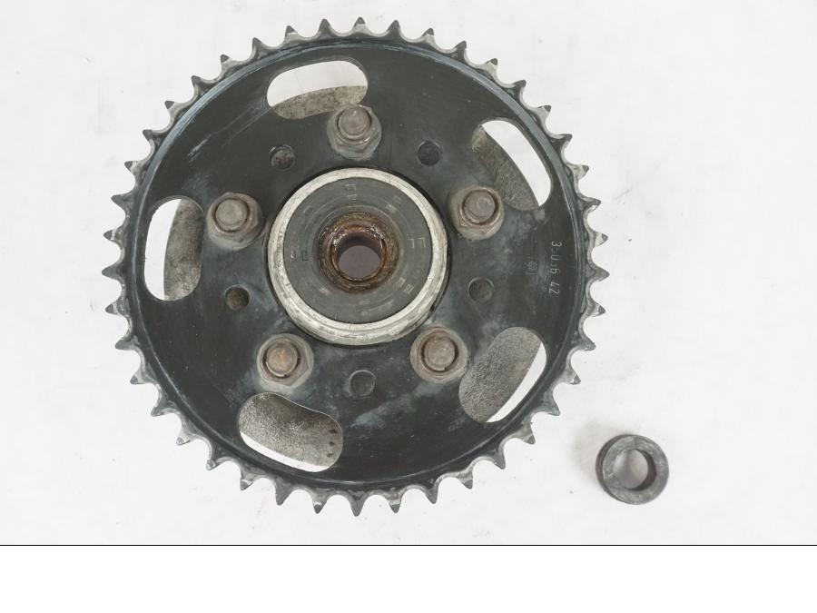 Framsidan på Drevfäste från en Honda CBR 1000 F -1989 motorcykel.