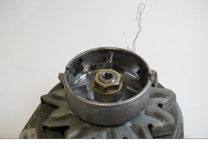 Baksidan på Generator från en BMW K 75 -1992 motorcykel.