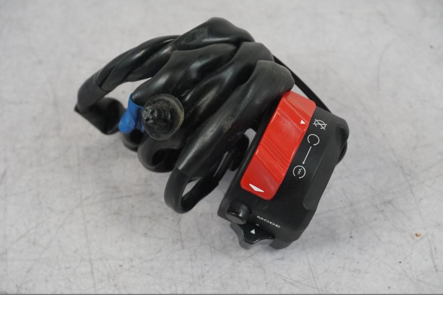 Baksidan på Styrelreglage från en Yamaha MT-09 SP -2018 motorcykel.