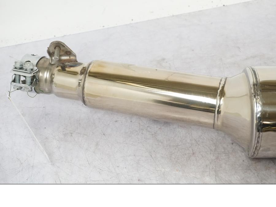 Vänster sida på Ljuddämpare från en Honda CBR 1100 XX -2003 motorcykel.