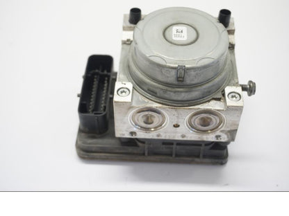 Höger sida på ABS Modulator från en BMW R 1250 GS -2019 motorcykel.