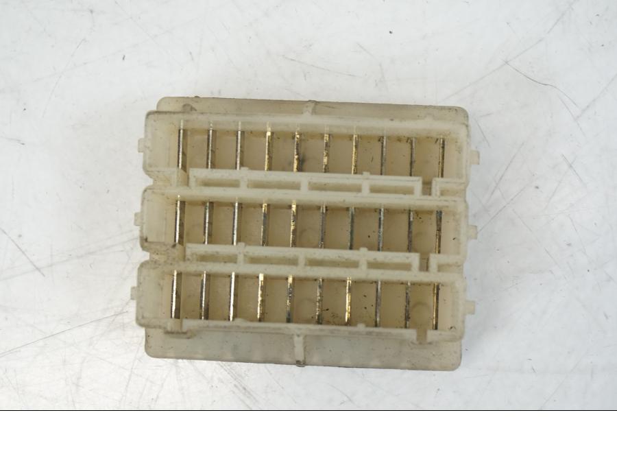 Baksidan på Kontaktbygling från en Honda NSR 125 -1991 motorcykel.