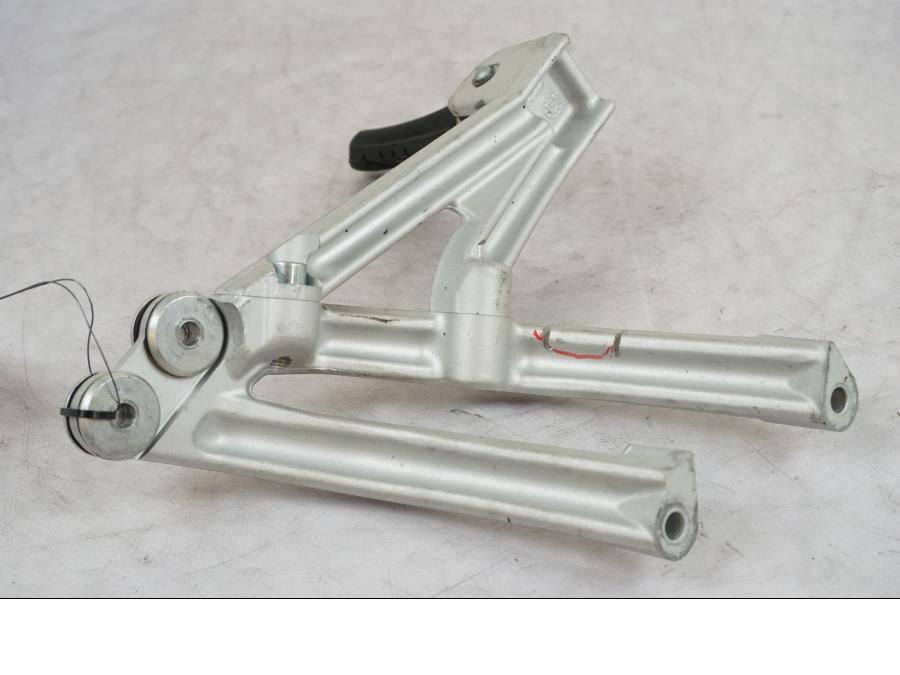 Extrabild2 på Fotpinne från en KTM 690 SM R -2009 motorcykel.