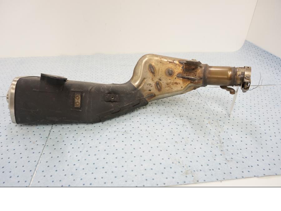 Höger sida på Ljuddämpare från en Kawasaki Z 800 -2016 motorcykel.