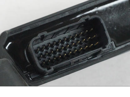 Vänster sida på <p>Låssats från Honda CB 500 F 2013.</p>

<p>Tändningslås, antenn, tanklock, sadellås, CDI/ECU och 1st nyckel.</p> motorcykel.