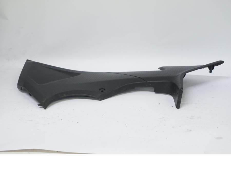 Höger sida på Sidopanel från en Honda CB 500 X -2015 motorcykel.